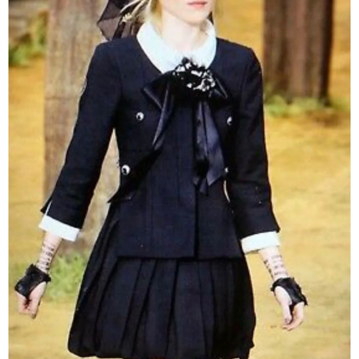 Chanel Spring 2010 Bow Skirt Jacket Suit Sz.36, Skirt Sz.38 Pre-owned