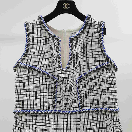 CHANEL White Blue Sleeveless Chevron Trim Shift Silver Tweed Dress Sz.46 Pre-owned