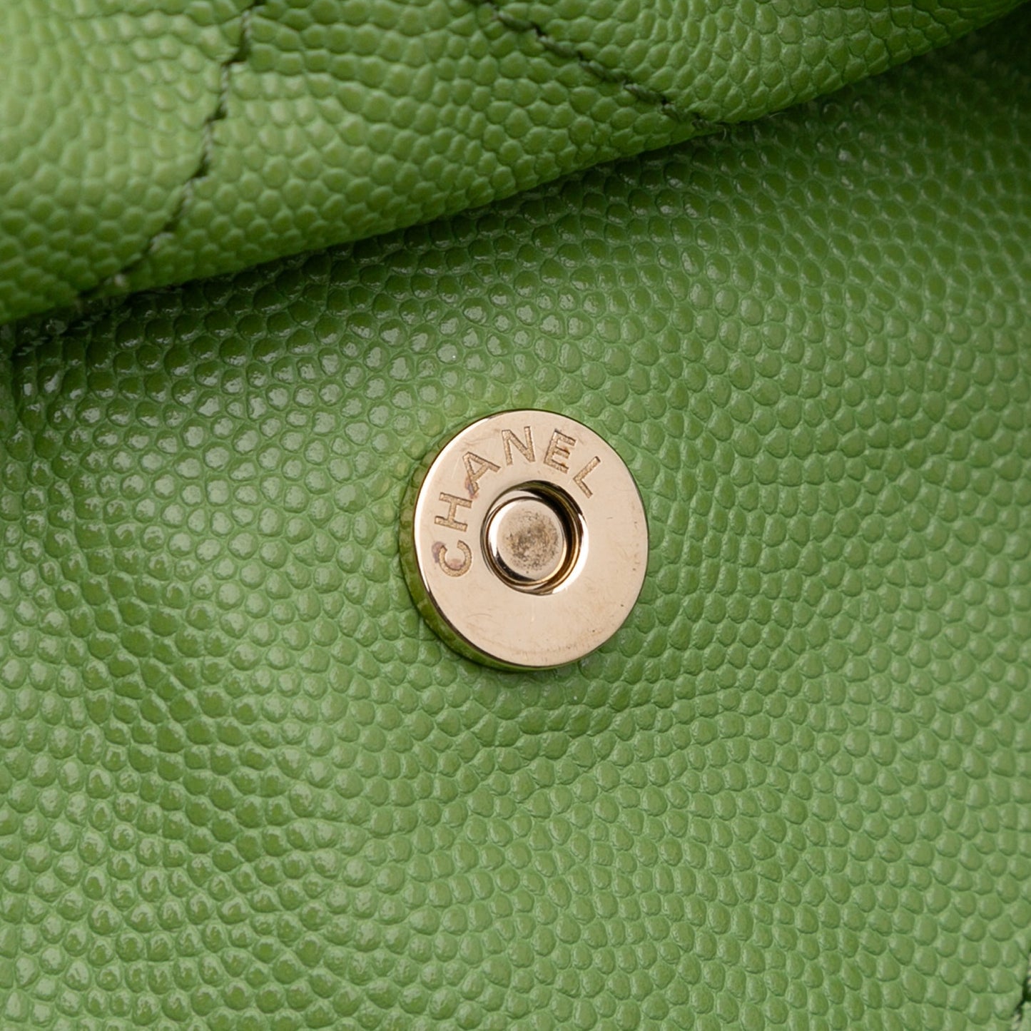 Chanel Medium Caviar 22 Tote pre-owned