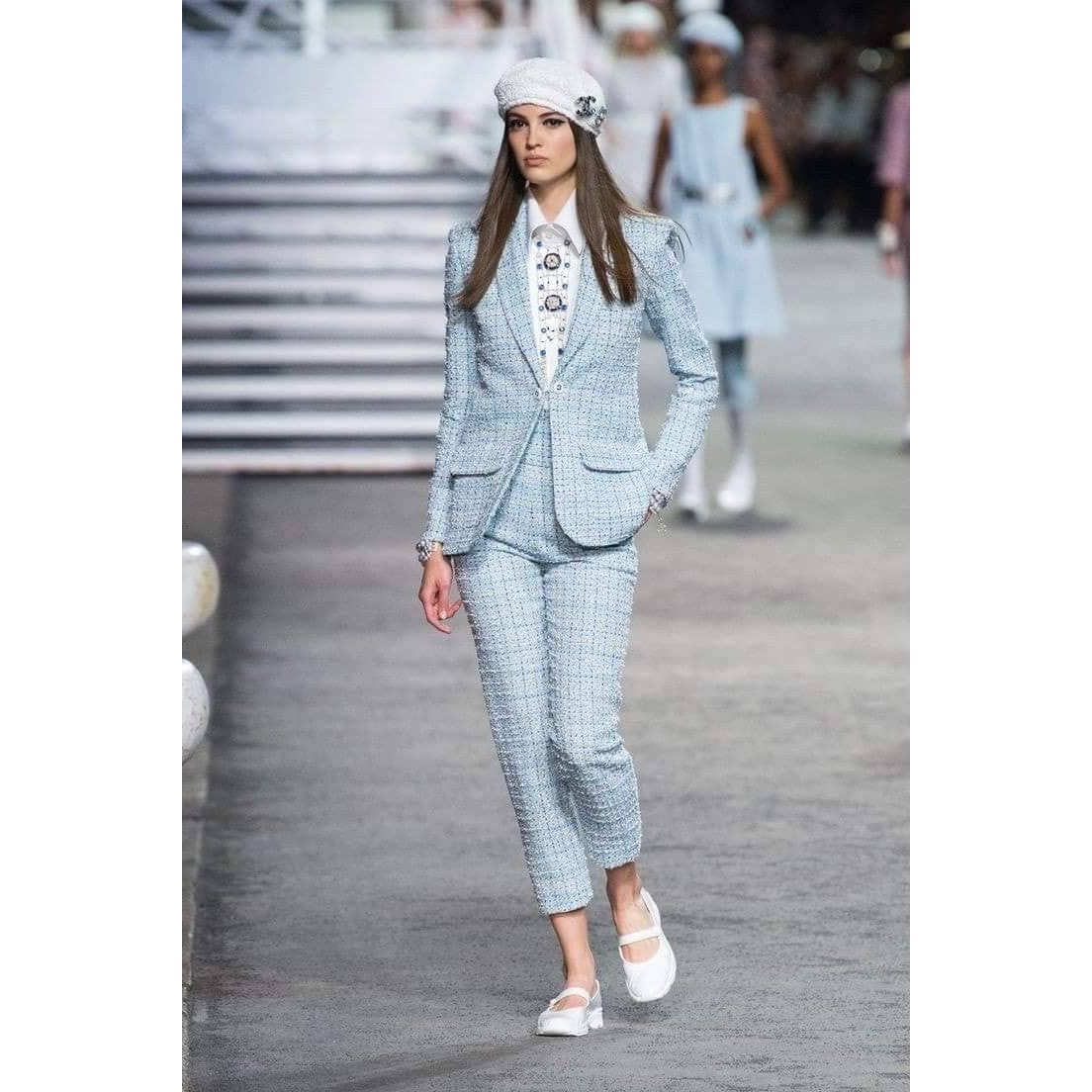 CHANEL Light Blue Multicolor Tweed Blazer Sz.38 Pre-owned
