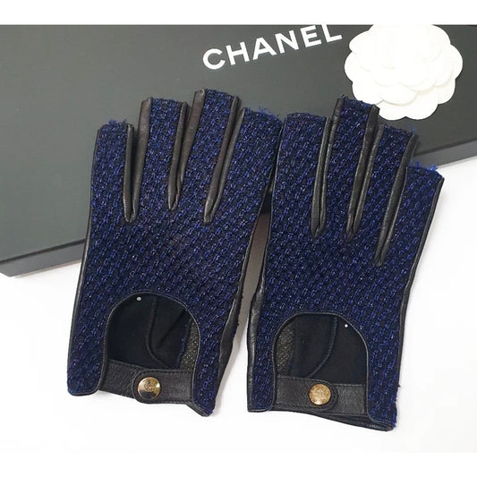 NWOB Chanel Blue Tweed Leather Mittens, Size 7.5 Pre-owned