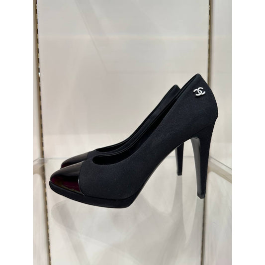 Chanel Black Suede Patent Leather Cap Toe CC Pumps Sz 41.5 pre-owned