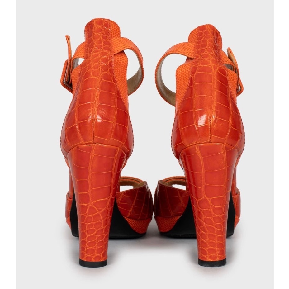 Hermès Orange Embossed Leather High Heels EU 38.5 Pre-owned
