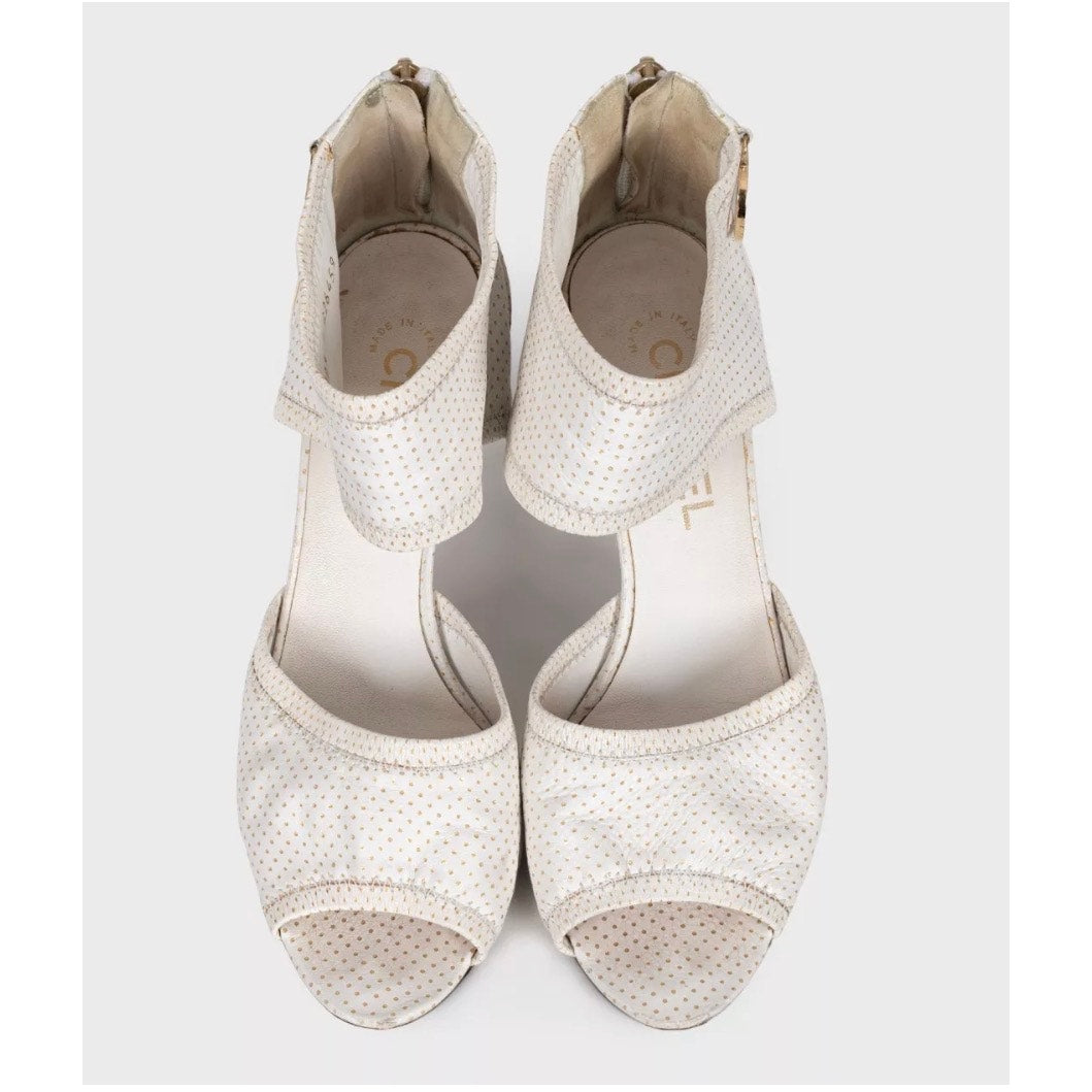 Elegant Chanel Vintage Polka Dot Leather Sandals Size 37 Pre-owned