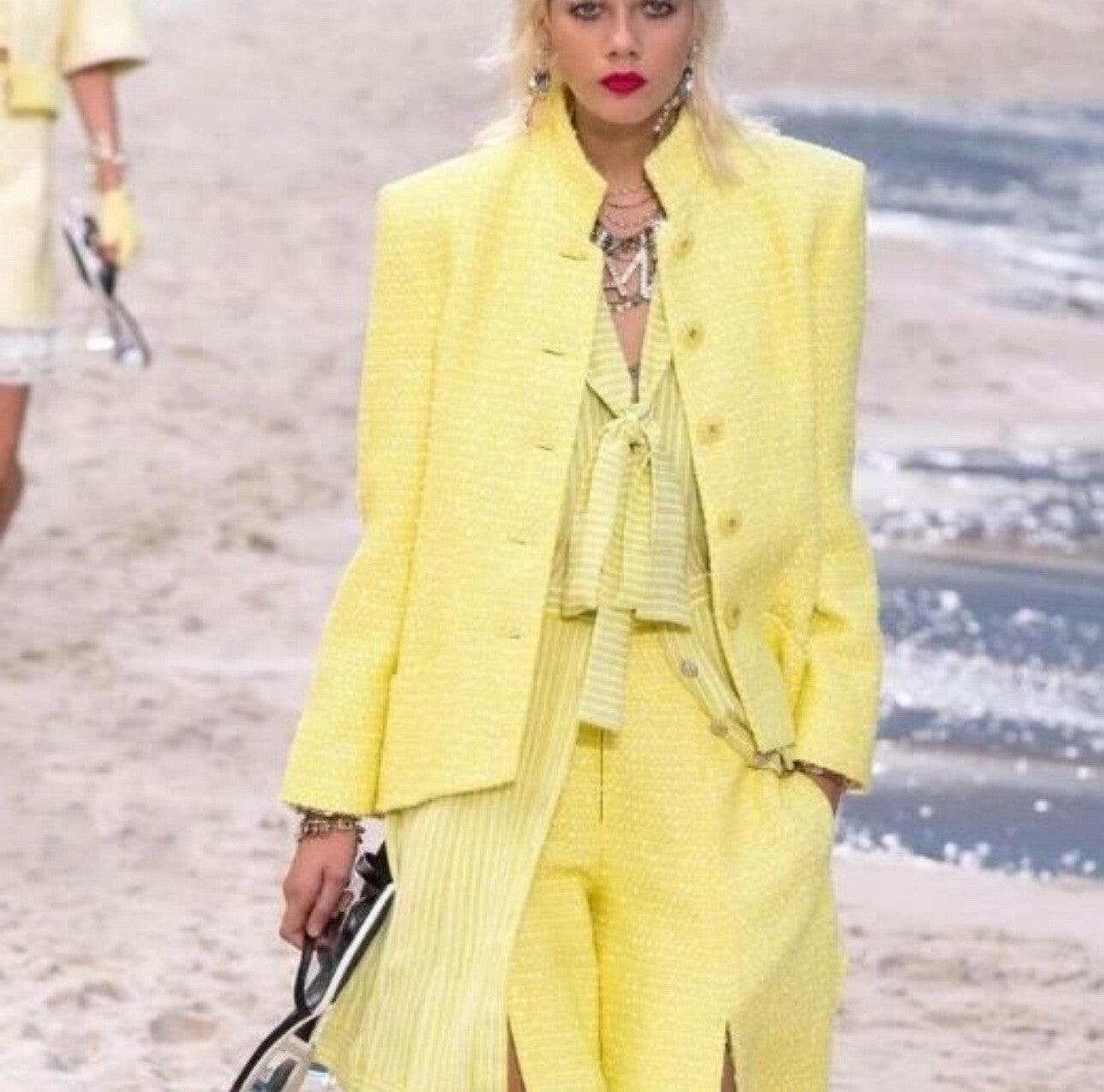 NWOT Chanel 19S Yellow Tweed Jacket Sz.38