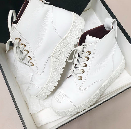 Chanel White Leather Lace Up Ankle Boots Booties Sz.37