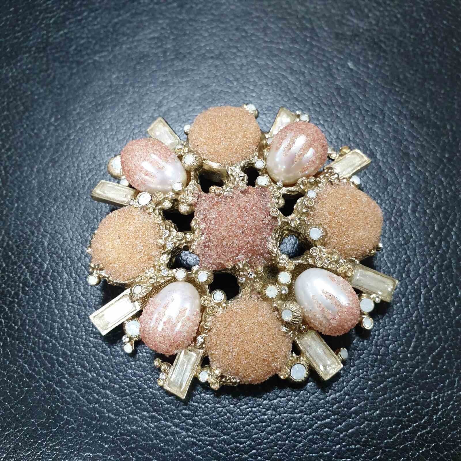 CHANEL 12P Artificial pearl Brooch