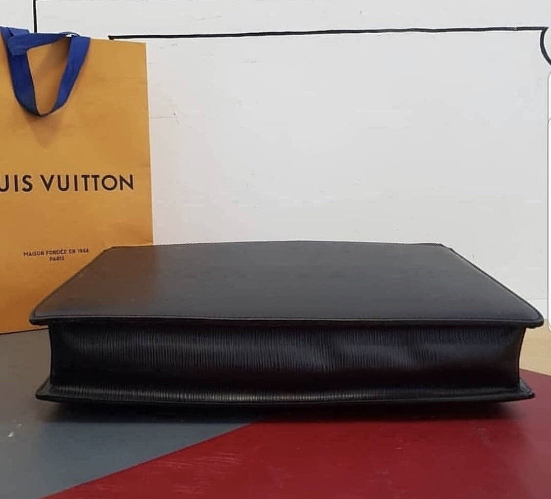 Louis Vuitton Men Epi Leather Messenger Bag