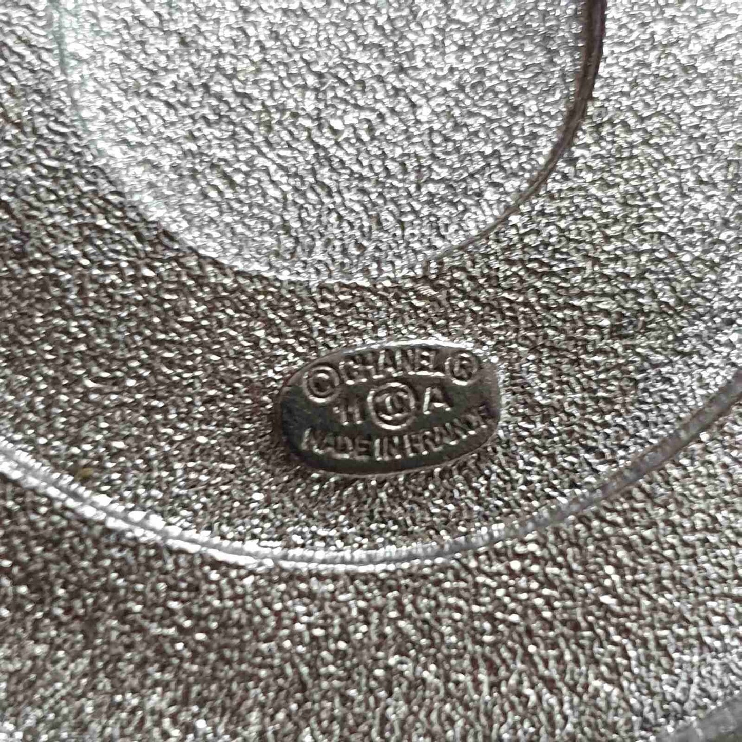 Chanel 11A round brooch