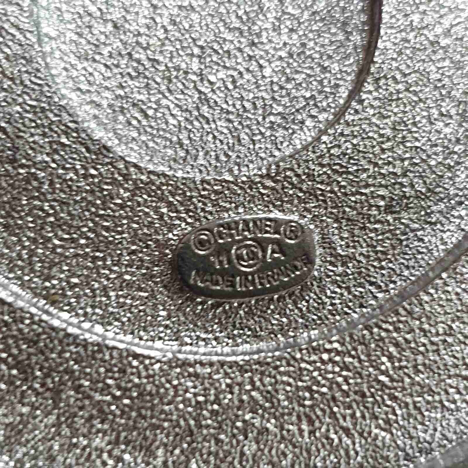 Chanel 11A round brooch