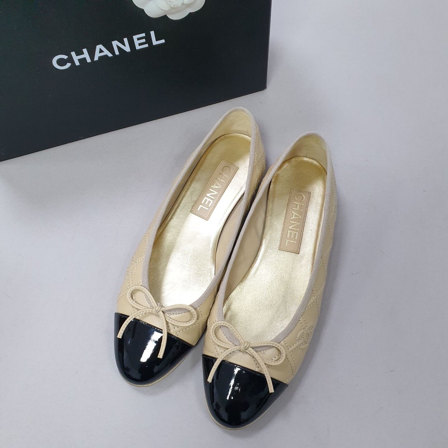 Lambskin Patent Double Stitched CC Cap Toe Ballerina Flats Sz.39.5