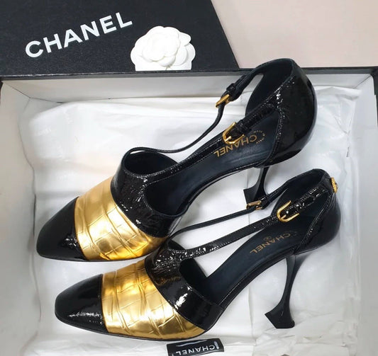 NWOB Chanel Gold Black Heels Sz.40,5