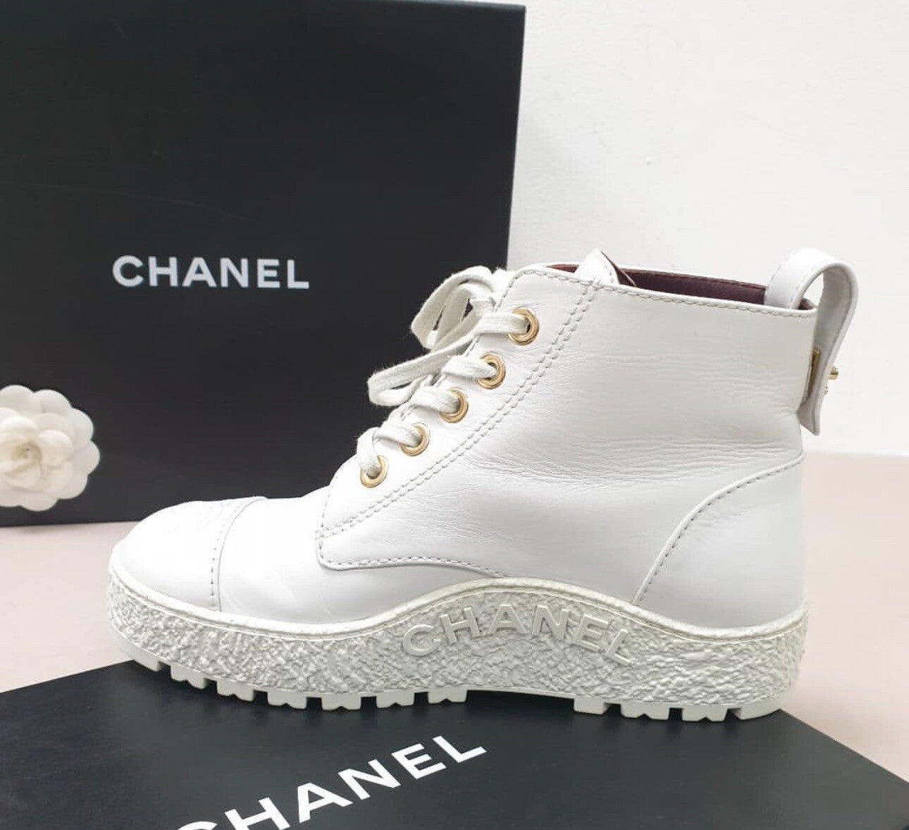 Chanel White Leather Lace Up Ankle Boots Booties Sz.37