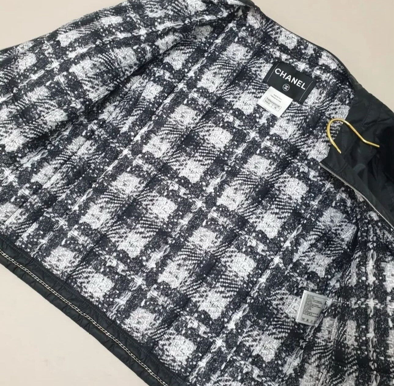 CHANEL 2013  NYLON PUFFER JACKET Sz.36