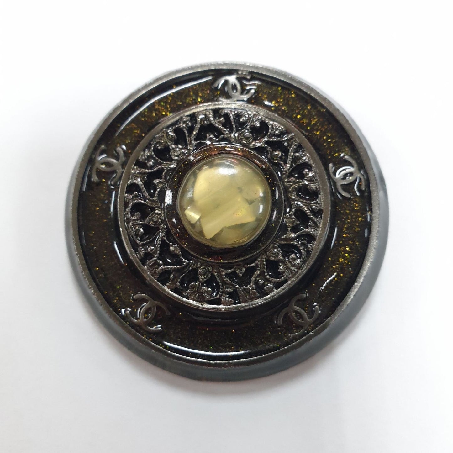 Chanel 11A round brooch