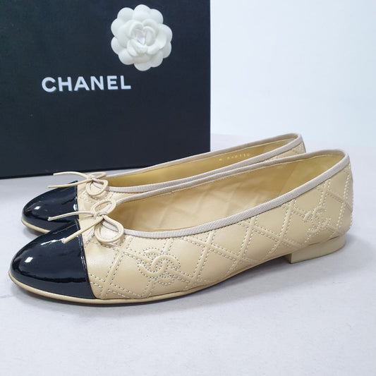 Lambskin Patent Double Stitched CC Cap Toe Ballerina Flats Sz.39.5