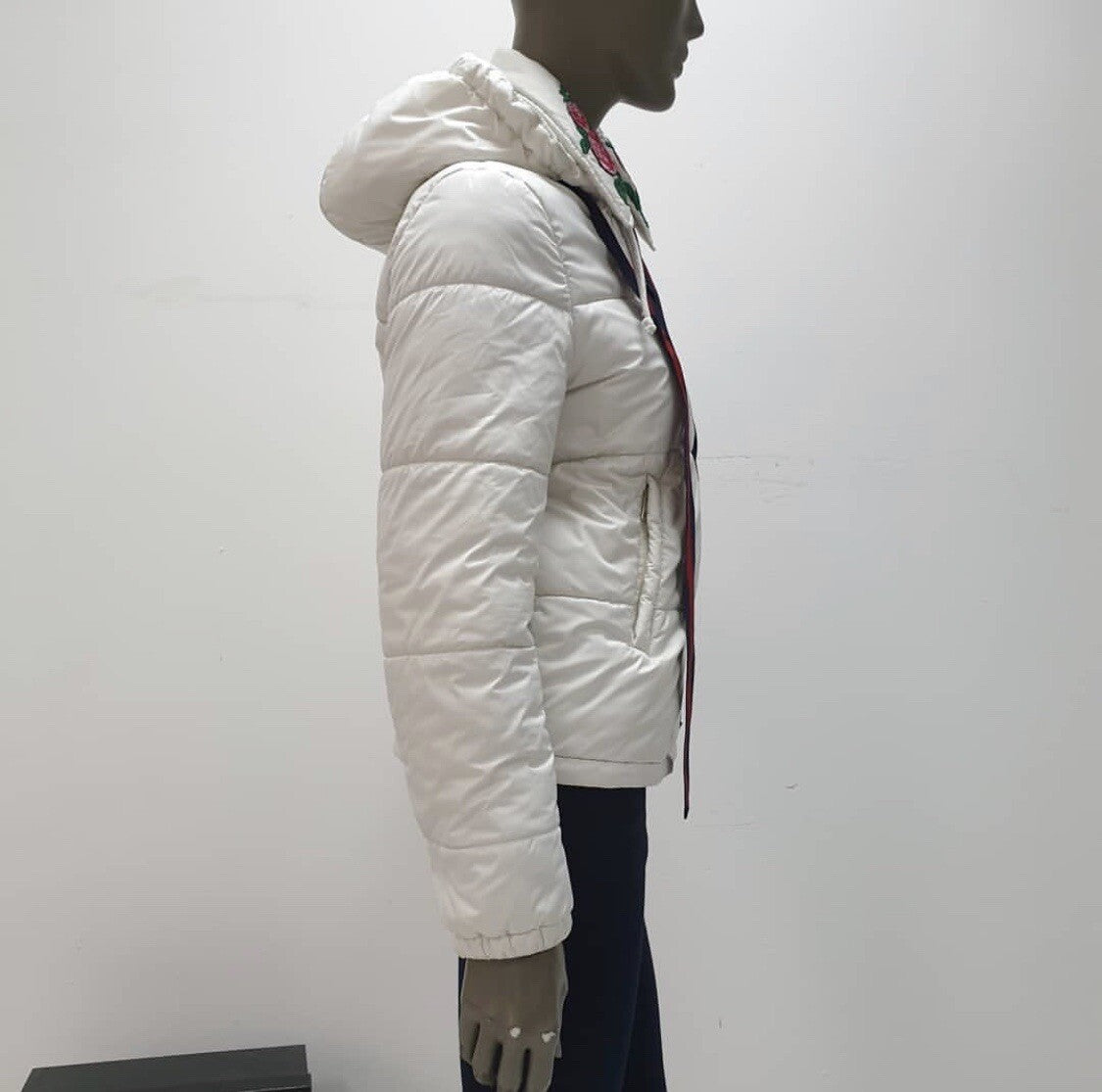 Gucci White Rose Collar Vest Puffer Jacket Sz.42