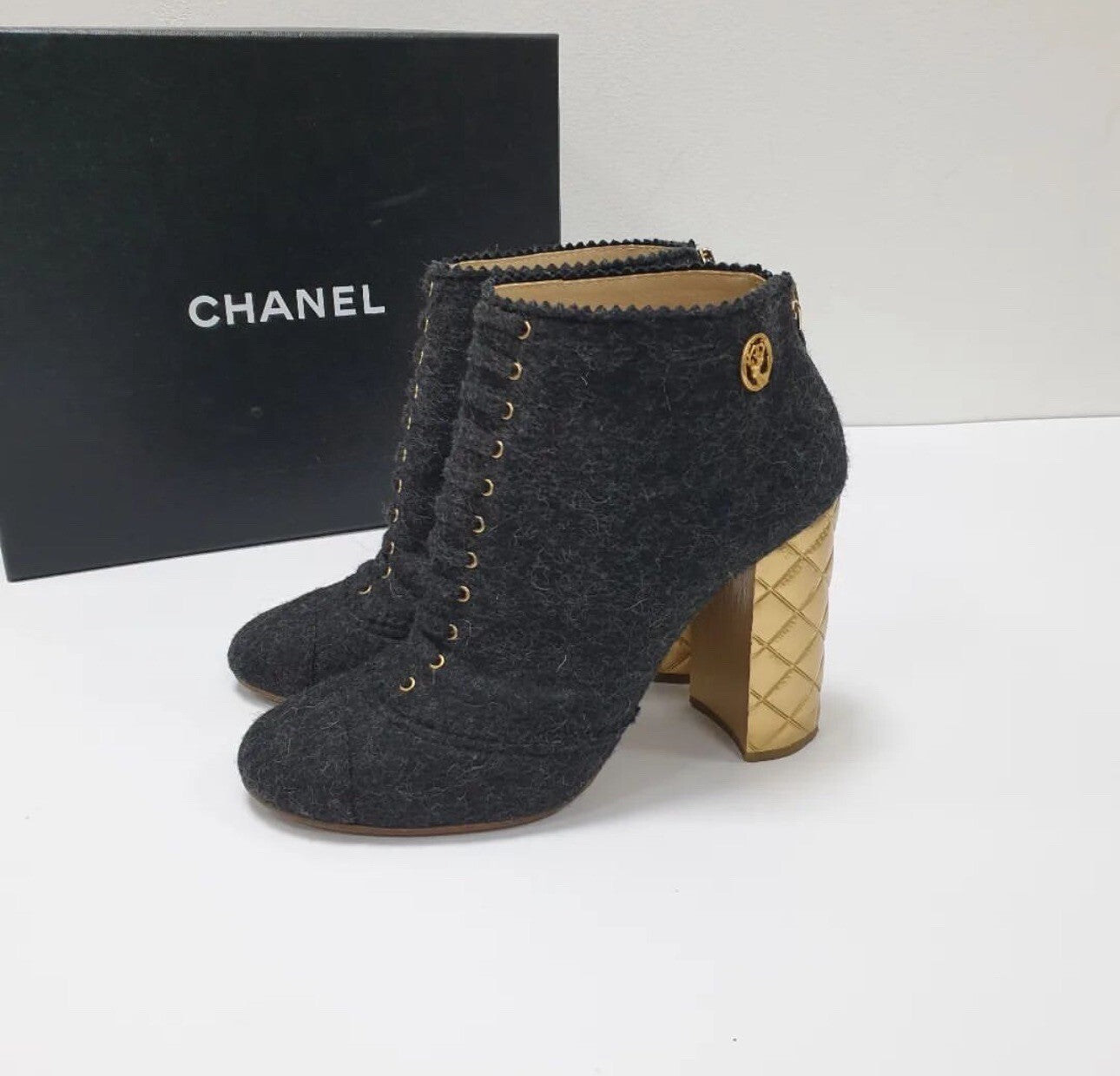 CHANEL Paris-Salzburg Grey Wool Quilted Gold Heeled Ankle Boot   Sz.39.5