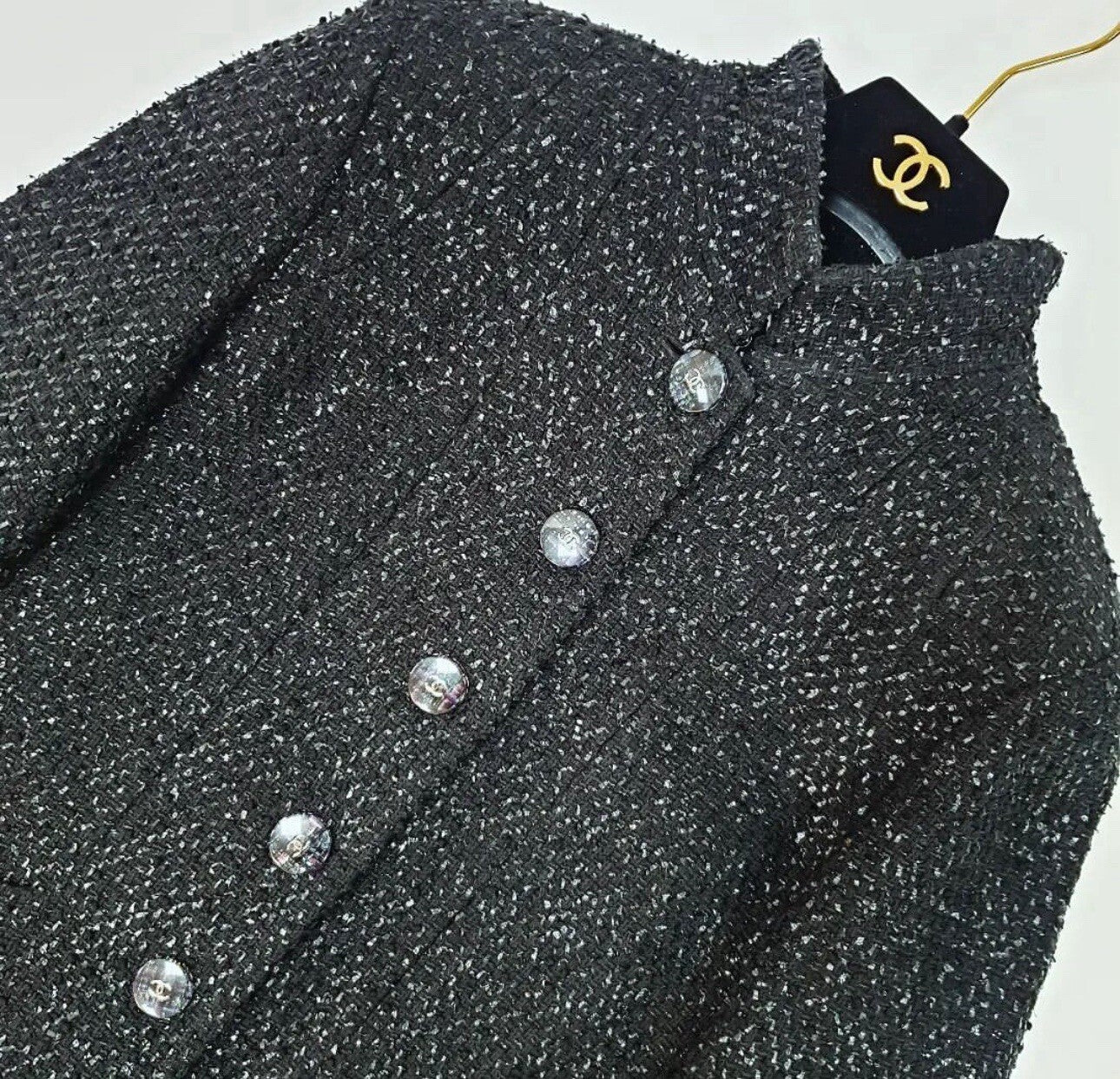 CHANEL 19P BLACK METALLIC CC LOGO BUTTON BLAZER JACKET  Sz.36