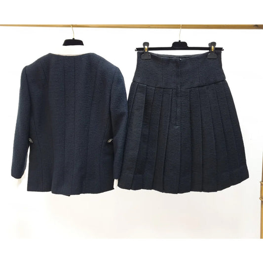 Chanel Spring 2010 Bow Skirt Jacket Suit Sz.36, Skirt Sz.38 Pre-owned