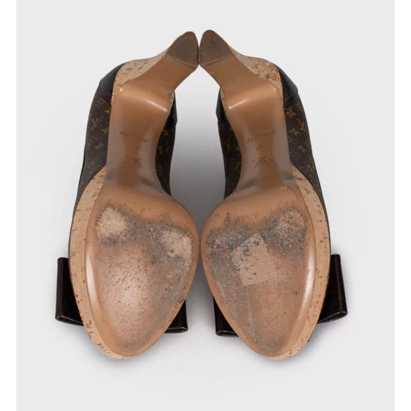 Louis Vuitton Monogram Canvas Pumps Size 39  Pre-owned
