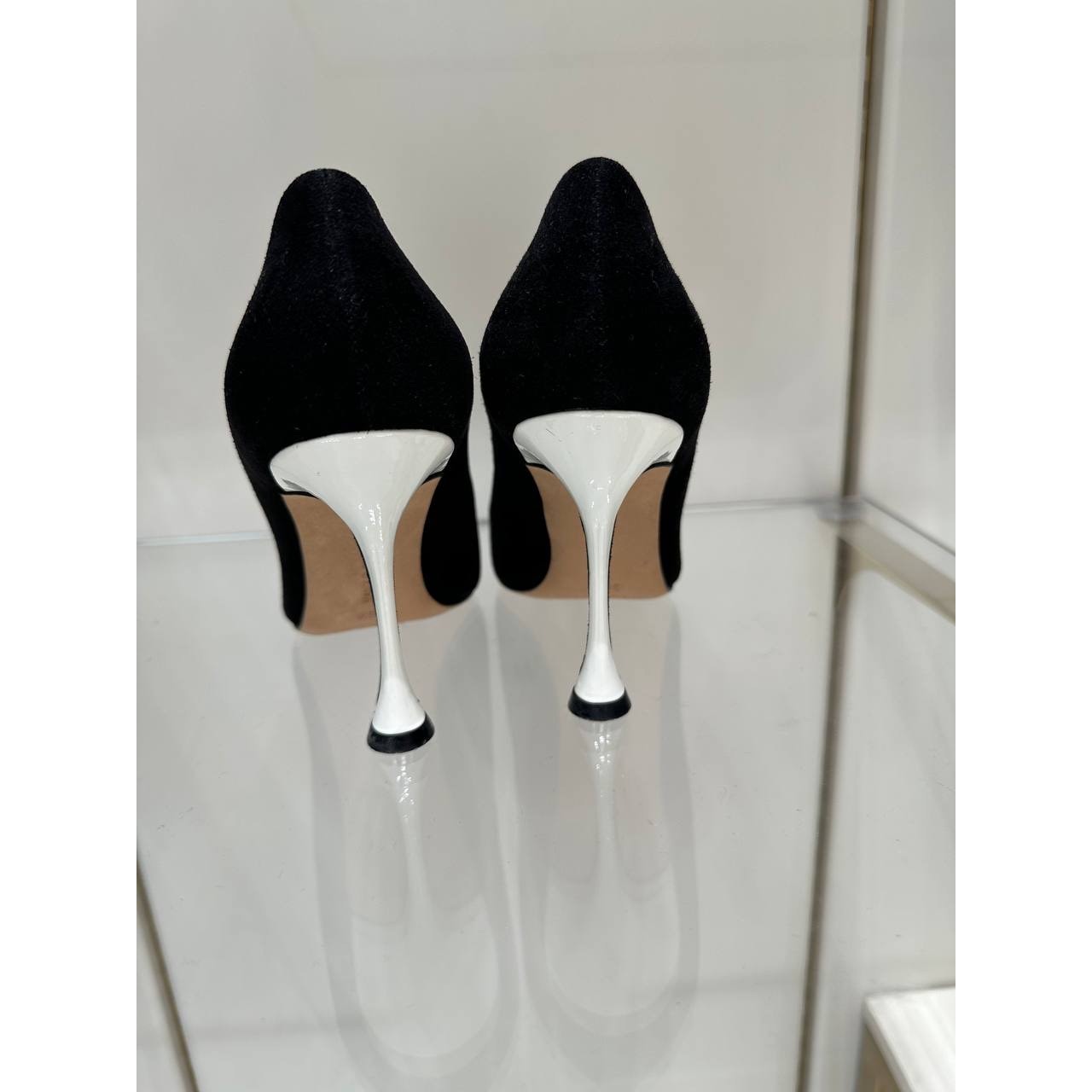 Manolo Blahnik Black Velvet Pumps with White Heels Sz.36.5 Pre-owned