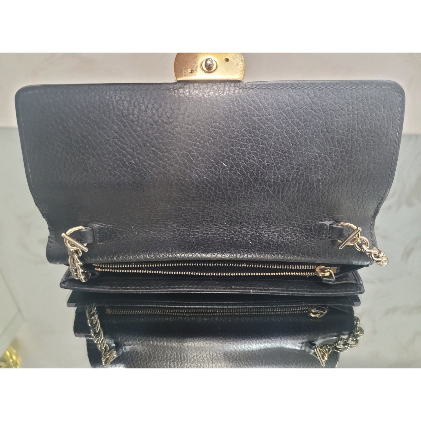 Gucci Interlocking G Black Leather Wallet on Chain Pre-owned