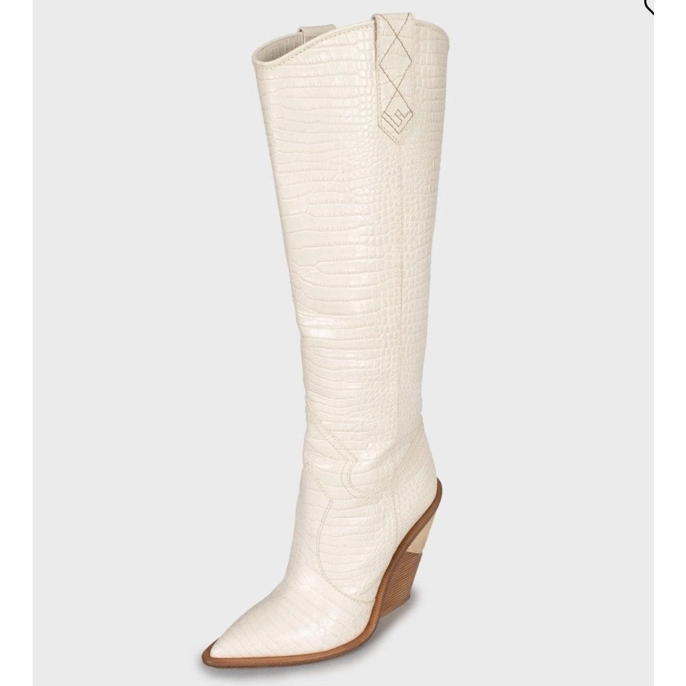 Fendi White Leather Asymmetrical Heel Boots - Size 39 Pre-owned