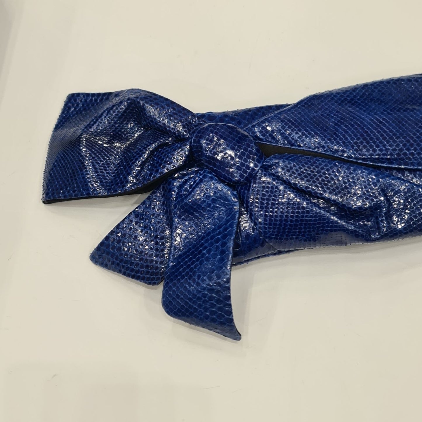 Valentino Garavani Blue Snakeskin Print Lambskin Clutch Bow Bag pre-owned