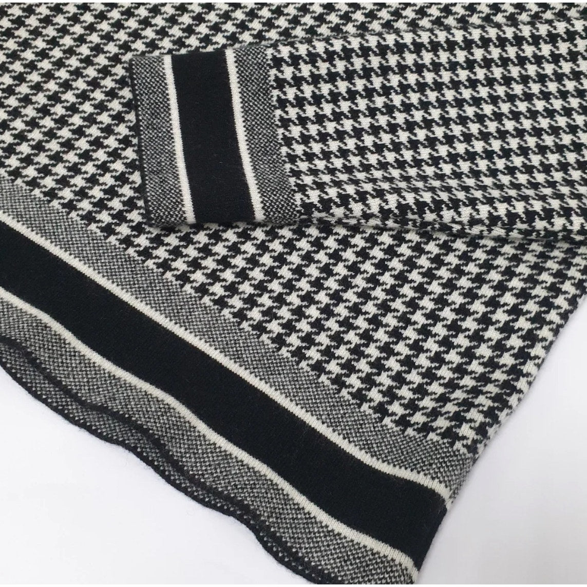 Dior 30 Montaigne Sweater Size 40 Pre-owned