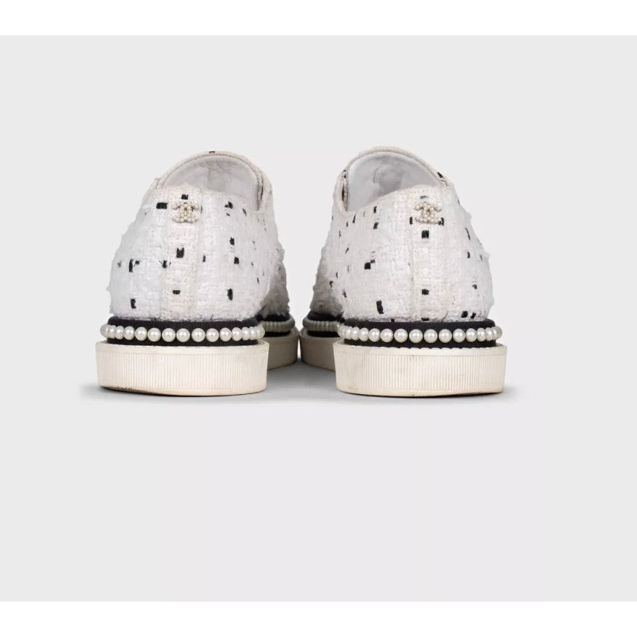 Chanel White Textile Sneakers with Contrasting Toe Sz.36 Pre-owned