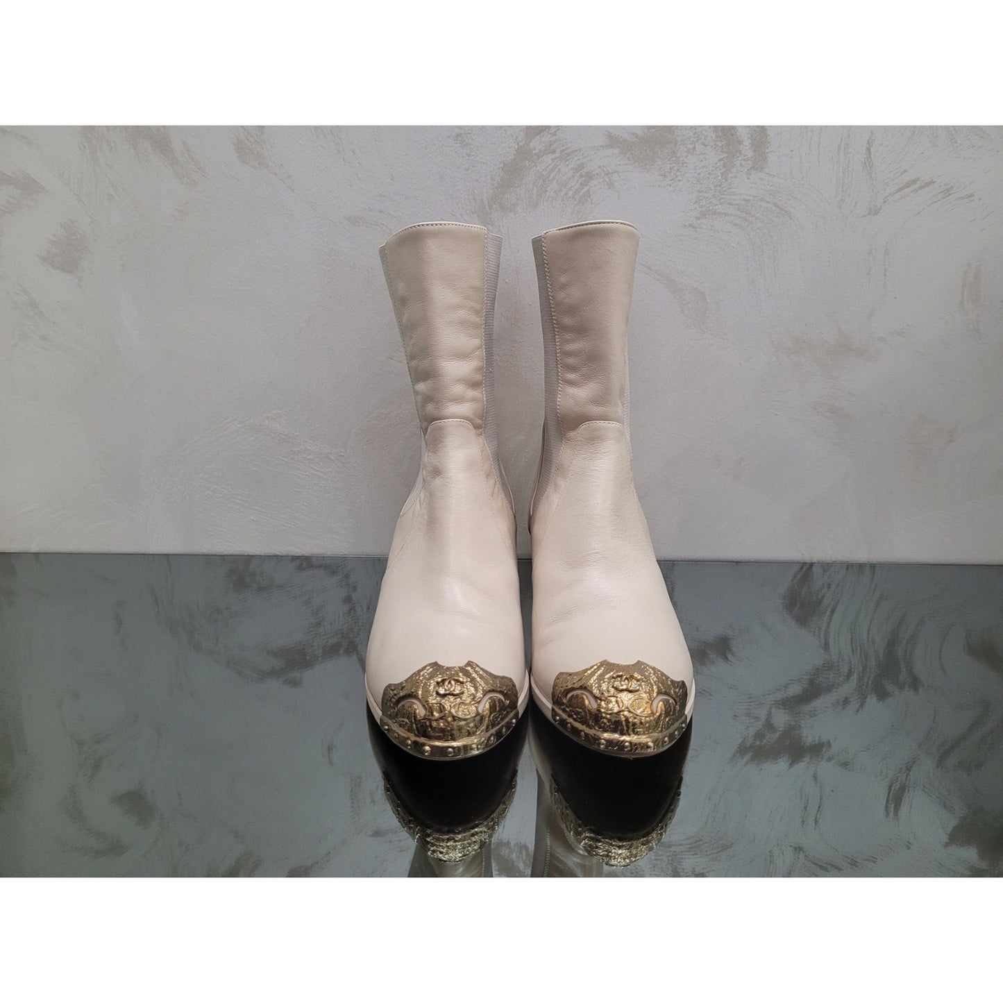 Chanel Paris-Dallas Beige Leather Ankle Boots - Size 37 Pre-owned