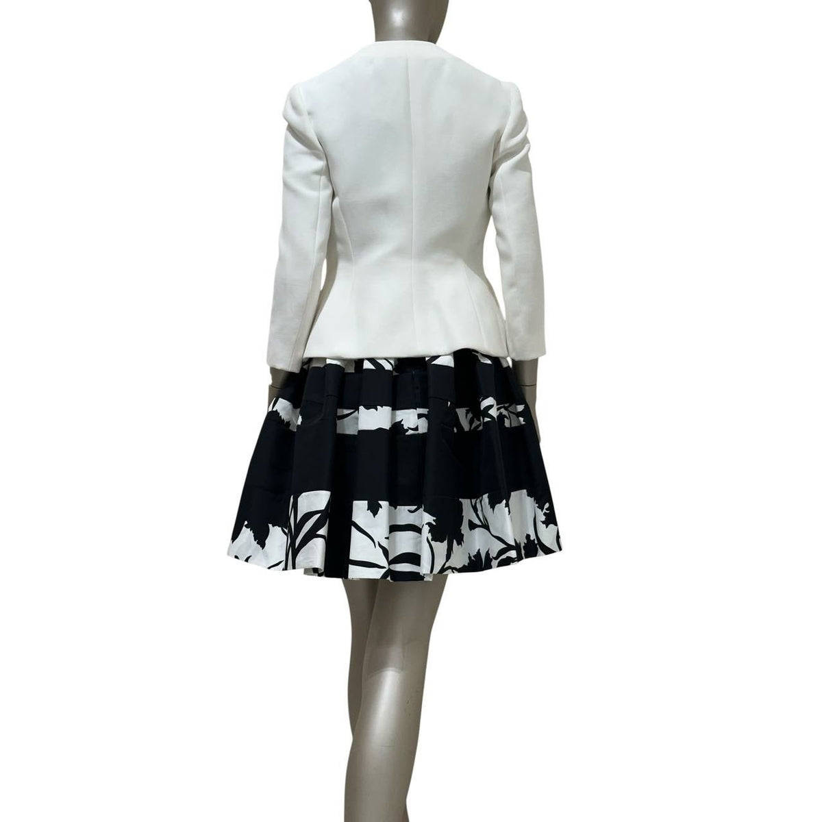 Christian Dior White Peplum Jacket & Skirt Set Sz.38/40 pre-owned