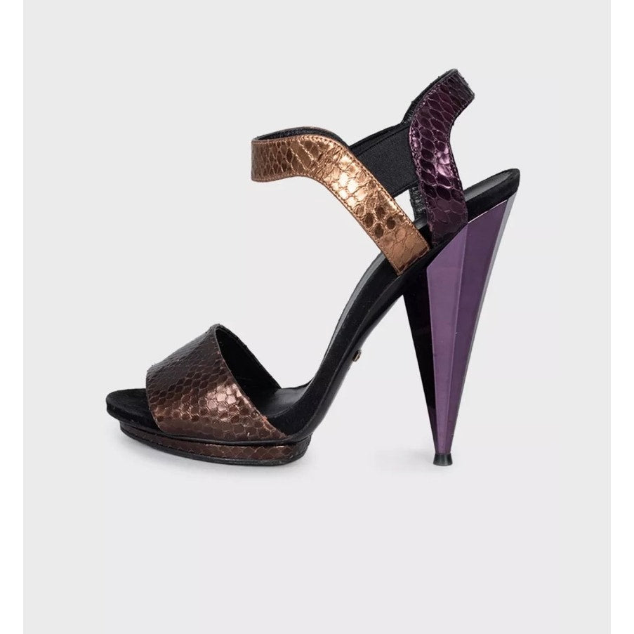 Gucci Textured  Leather Sandals  Sz.38 Pre-owned