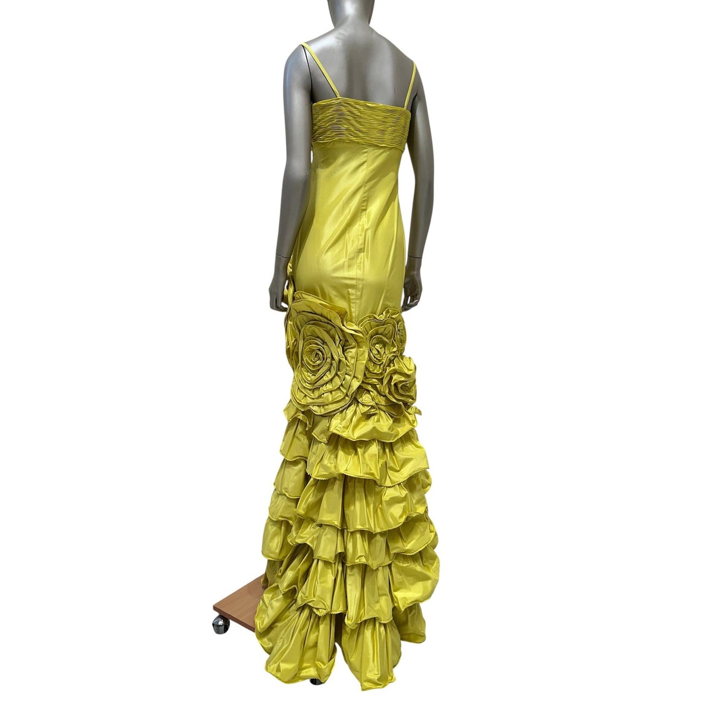 Valentino Silk Runway Rose Gown SS07 US 6 Pre-owned