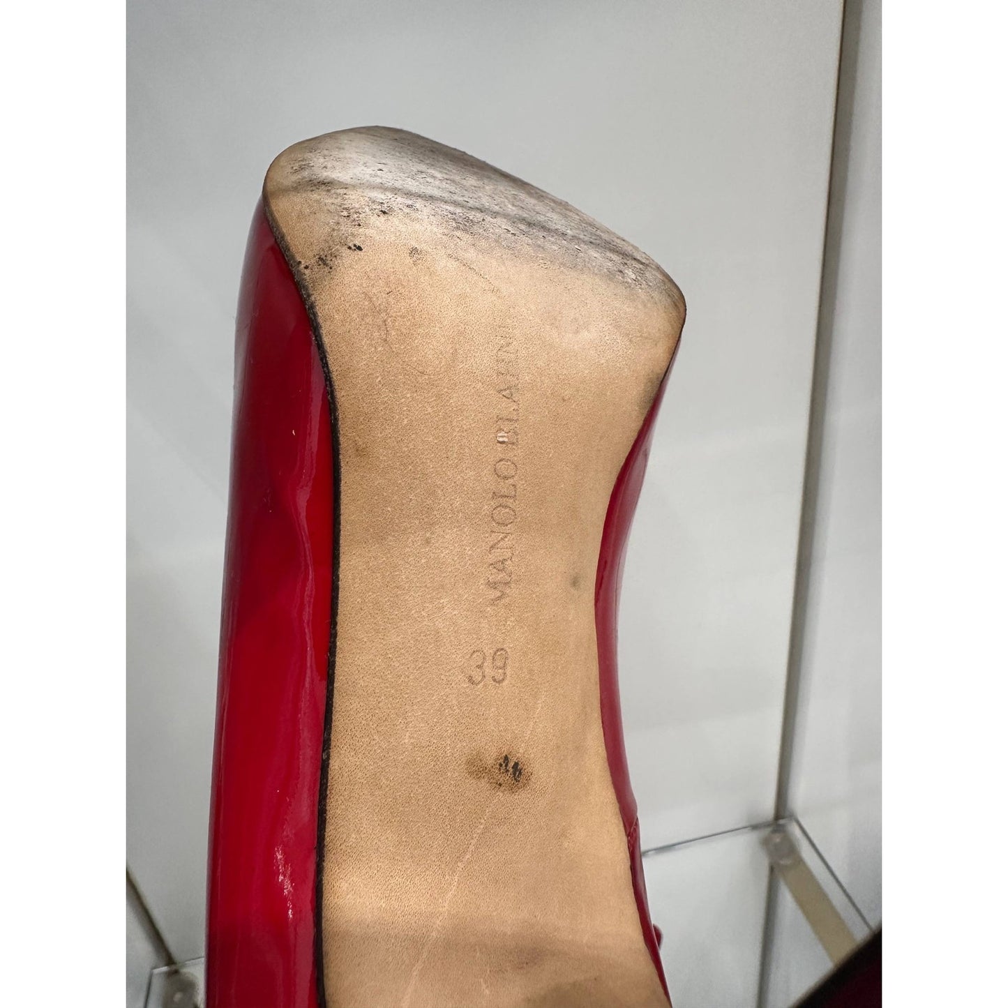Manolo Blahnik Red Patent Leather Pointed Toe Pumps Sz. 39 Pre-owned