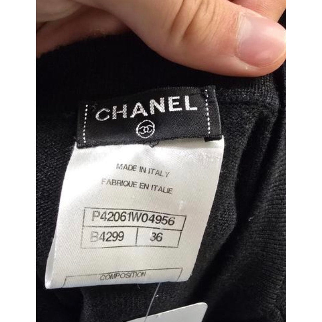 NWOT Chanel Cashmere Dress with Signature Buttons Sz.36 Pre-owned