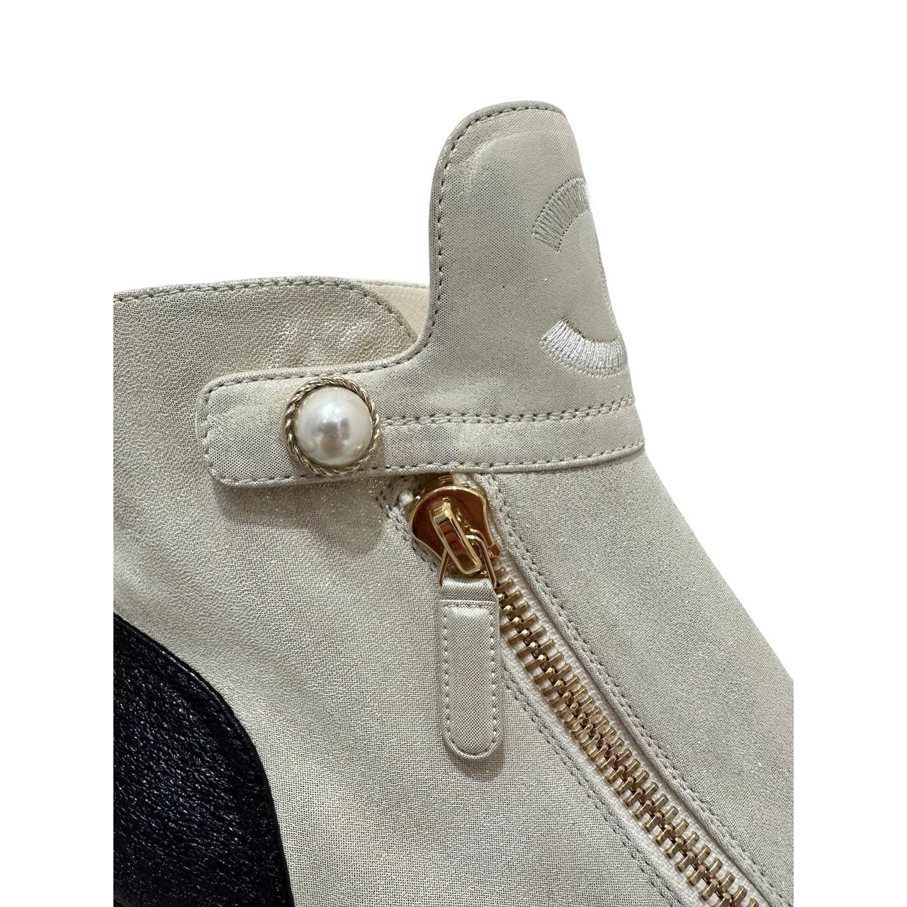 NWB Chanel Rare Cream, Black Gold PearlAnkle Boots Sz.40
