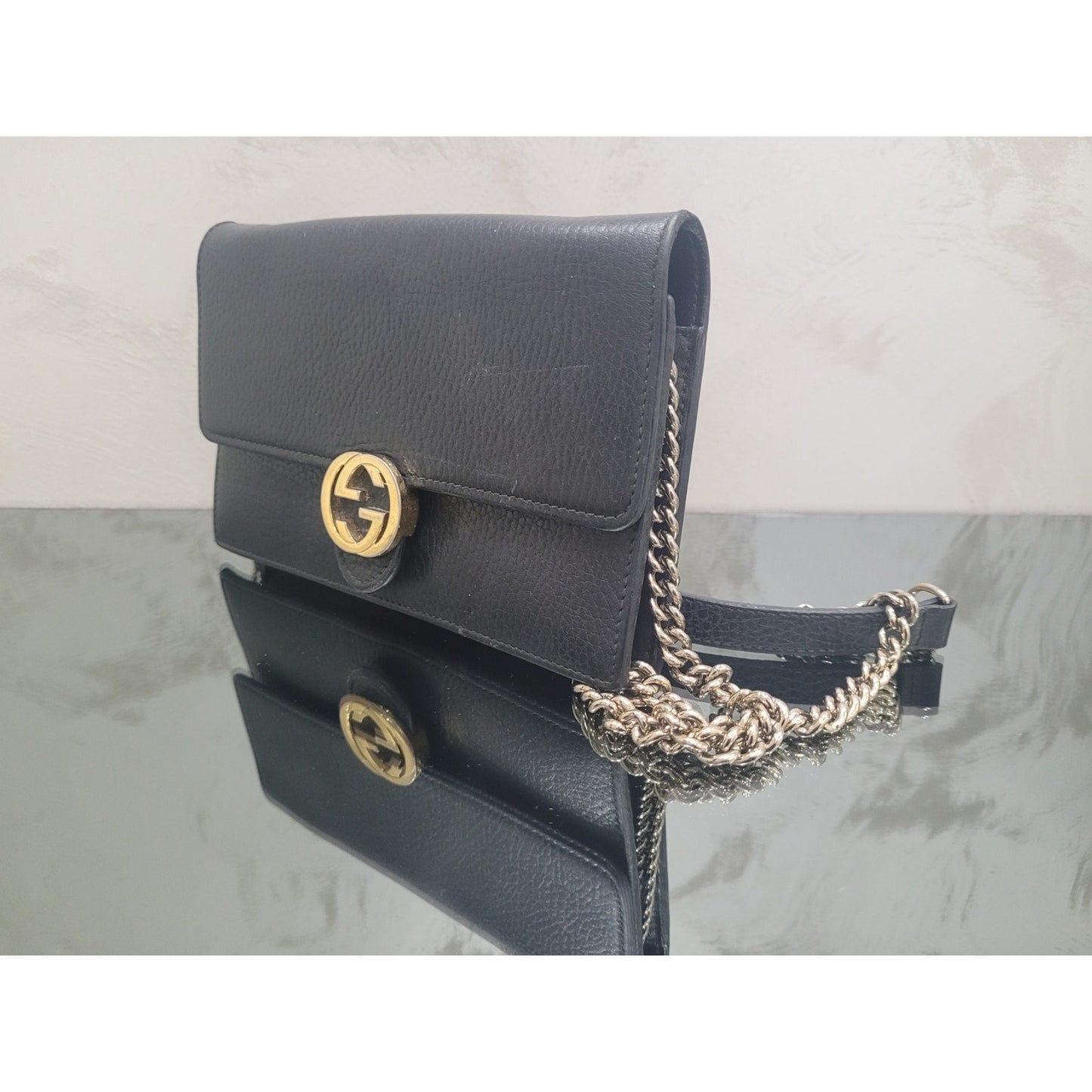 Gucci Interlocking G Black Leather Wallet on Chain Pre-owned