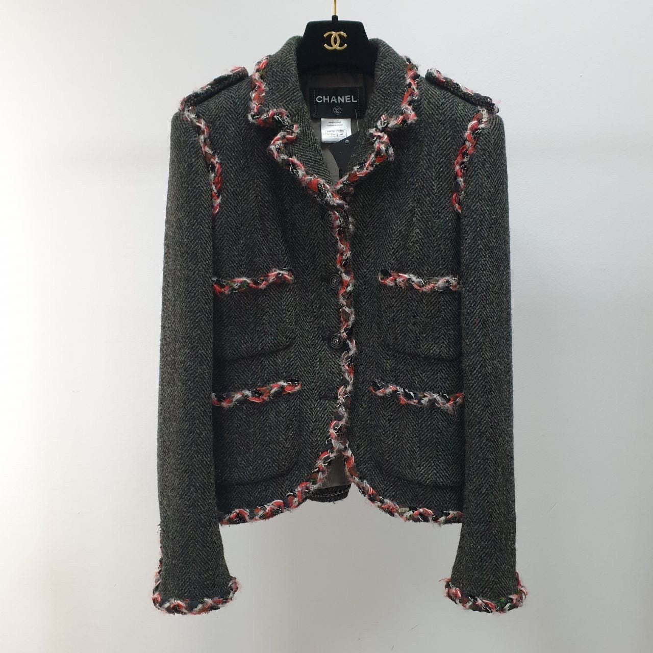 Chanel Edinburgh Tweed Gray/Black Cropped Jacket - Size 40 Pre-owned