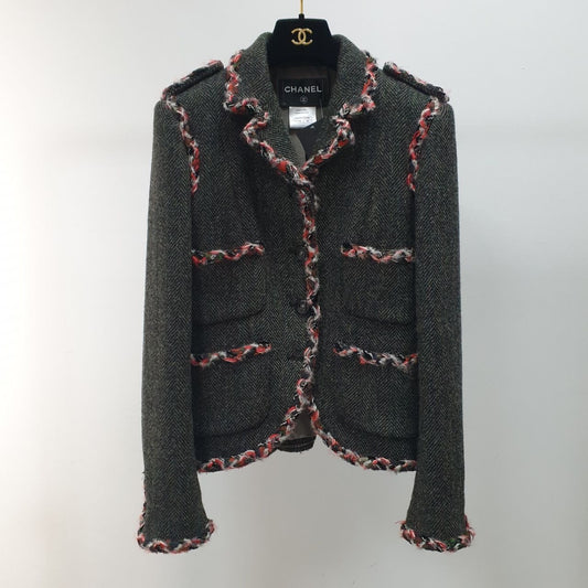 Chanel Edinburgh Tweed Gray/Black Cropped Jacket - Size 40 Pre-owned