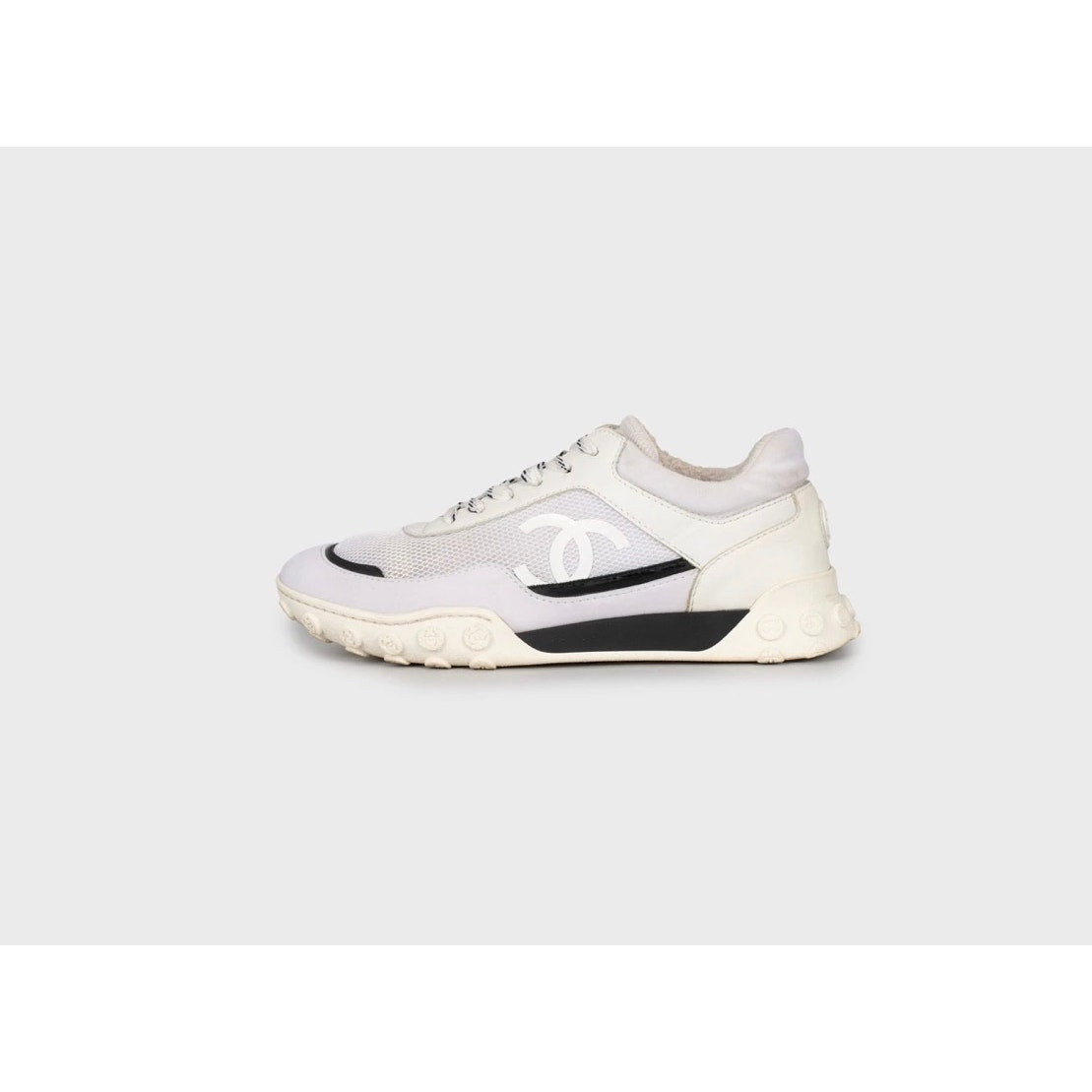 Chanel White Textile Sneakers - Size 37 Pre-owned