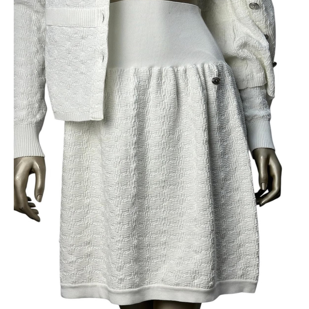 Chanel White Textured Knit Cardigan  Skirt Suit Sz.36  pre-owned