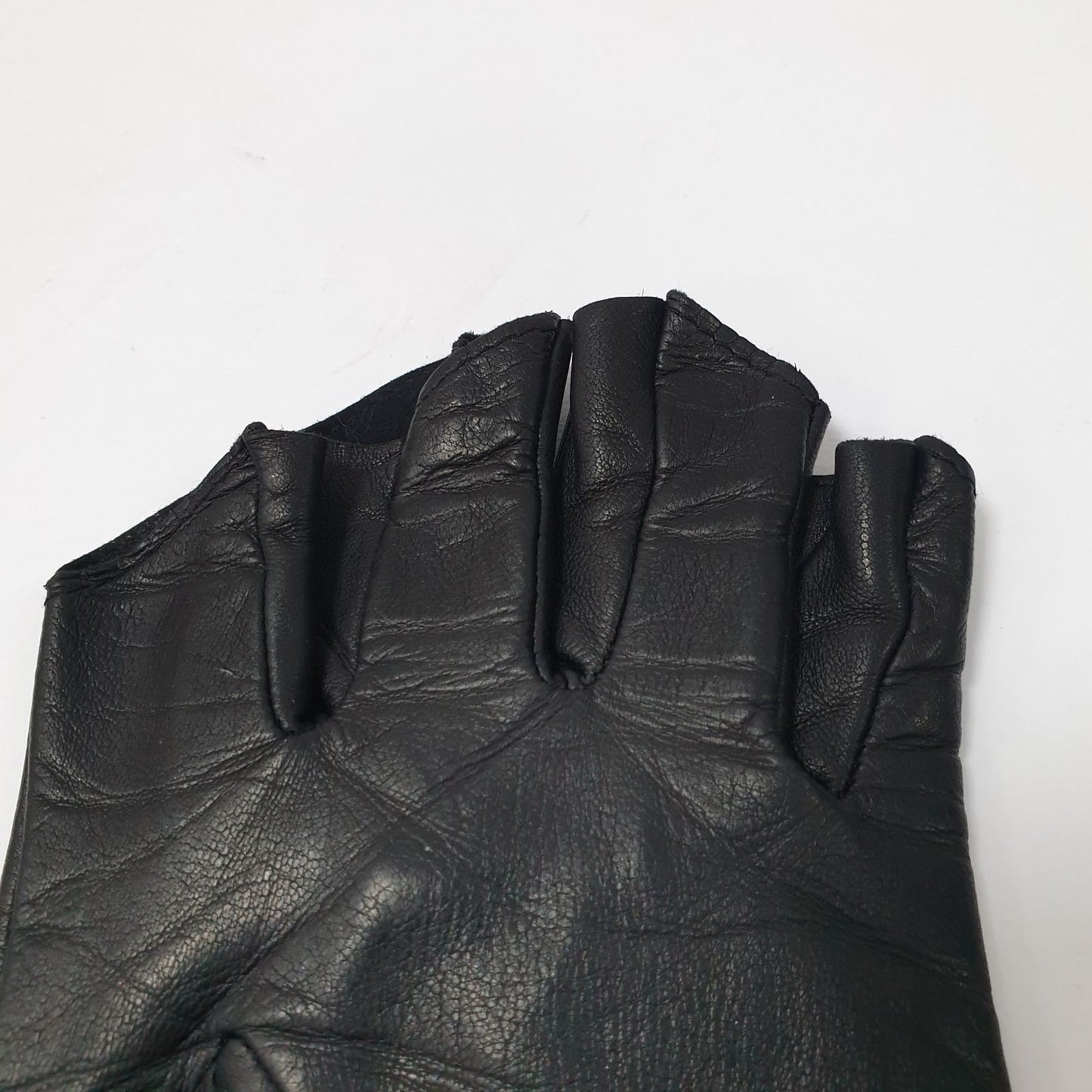 Elegant Chanel Black Leather Mittens - Size 8 Pre-owned