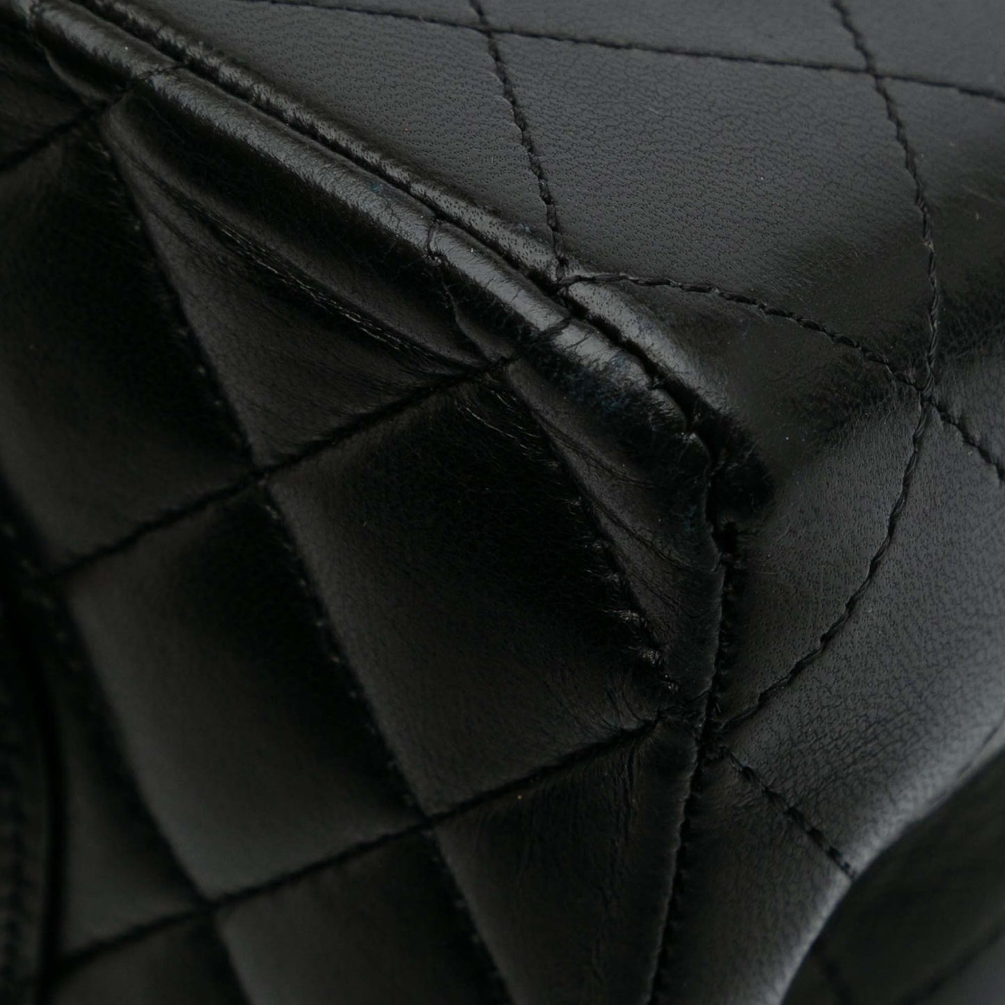 Chanel Medium Classic Lambskin Double Flap Pre-owned