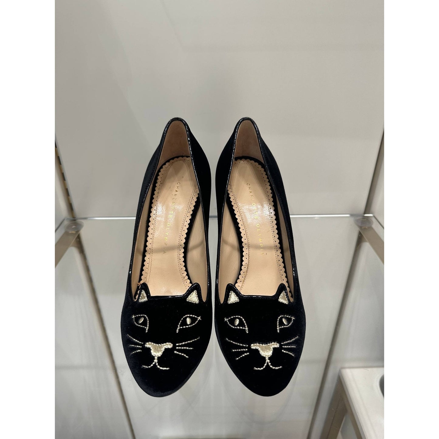 NWOB Charlotte Olympia Black Velvet Kitty 110 Pumps - Size 39 Pre-owned