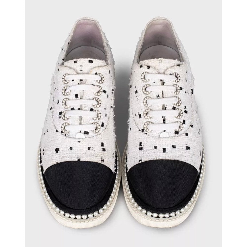 Chanel White Textile Sneakers with Contrasting Toe Sz.36 Pre-owned