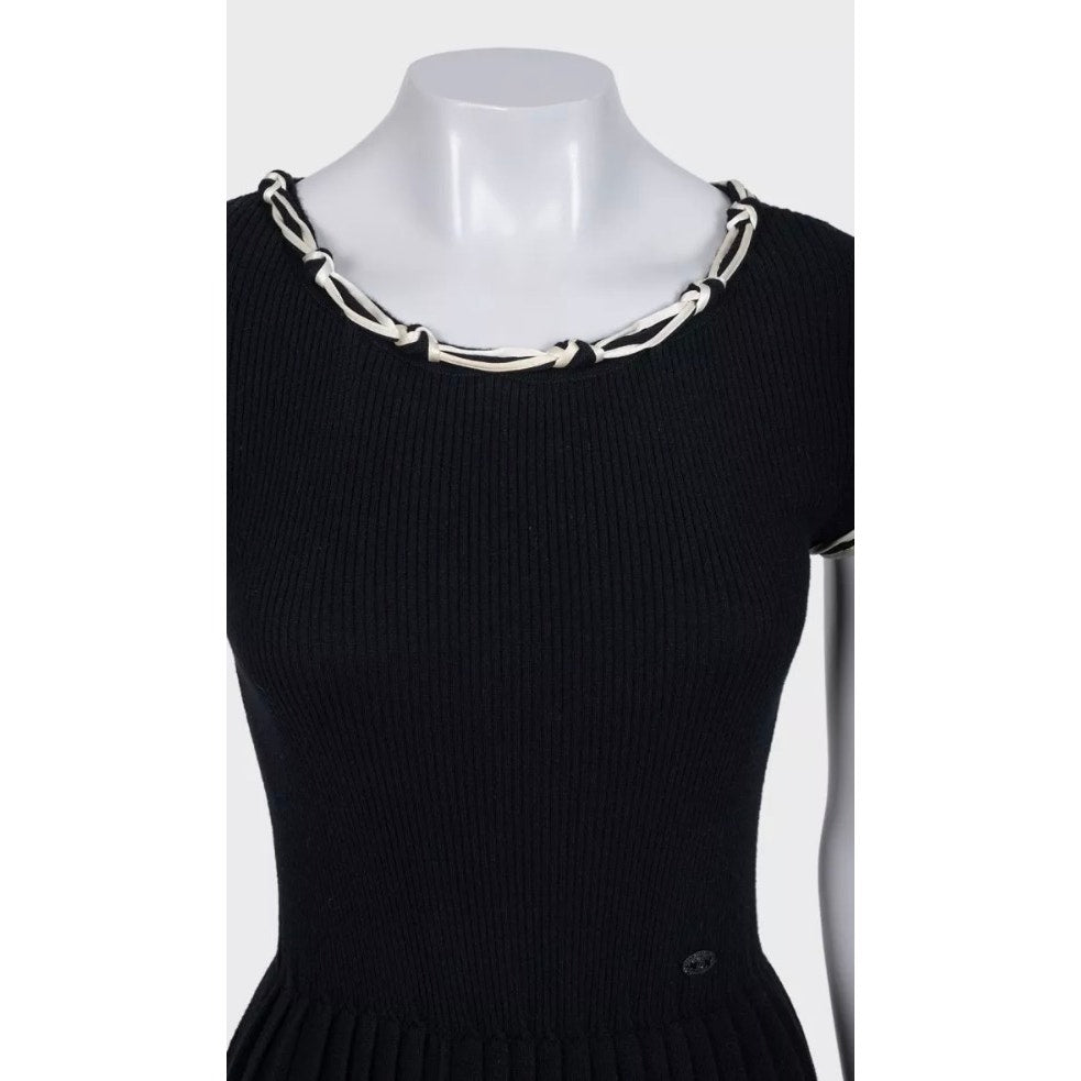 Chanel Fitted Wool Dress Black Fall 2007 Sz.36 Pre-owned