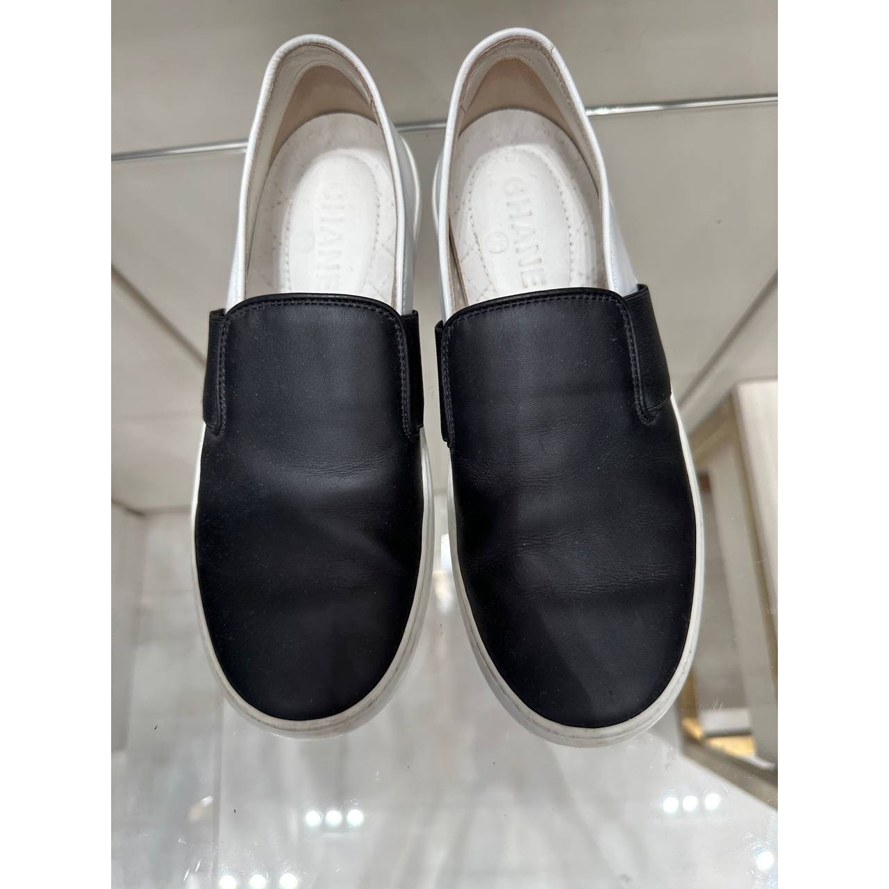 Chanel leather Slip-on flats Sz.36 Pre-owned