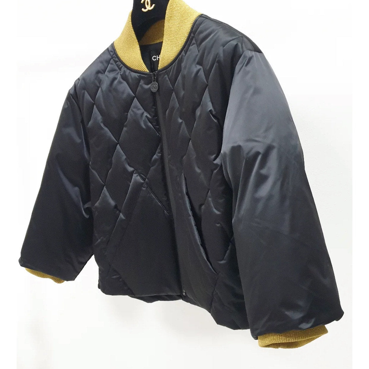 Chanel 2017-2018 Black Nylon Down Jacket - Size 38 Pre-owned